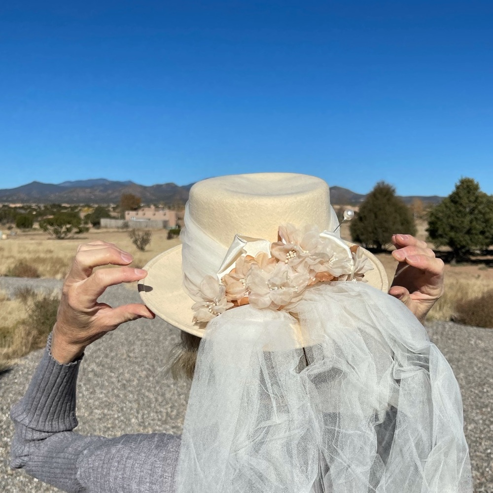 Beautiful vintage flower pearl hat